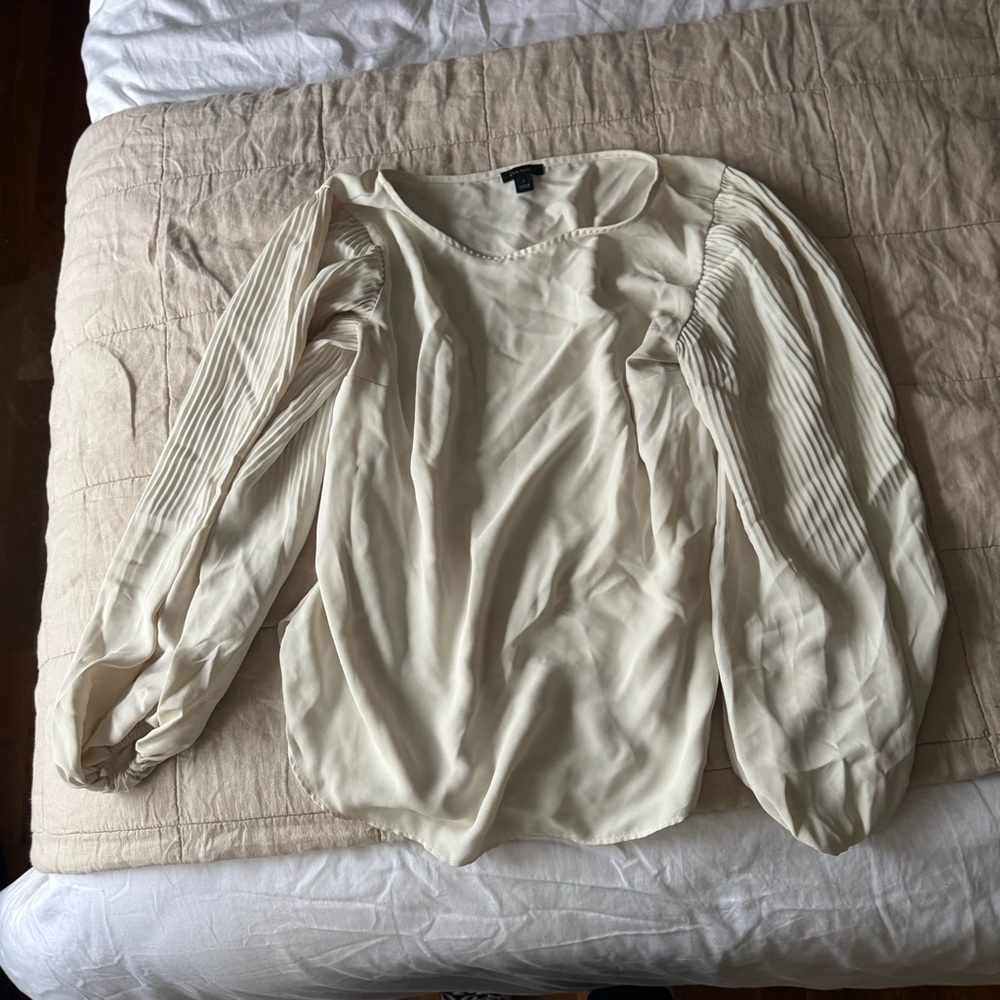 Ann Taylor Cream Pleated Bishop Sleeve Top